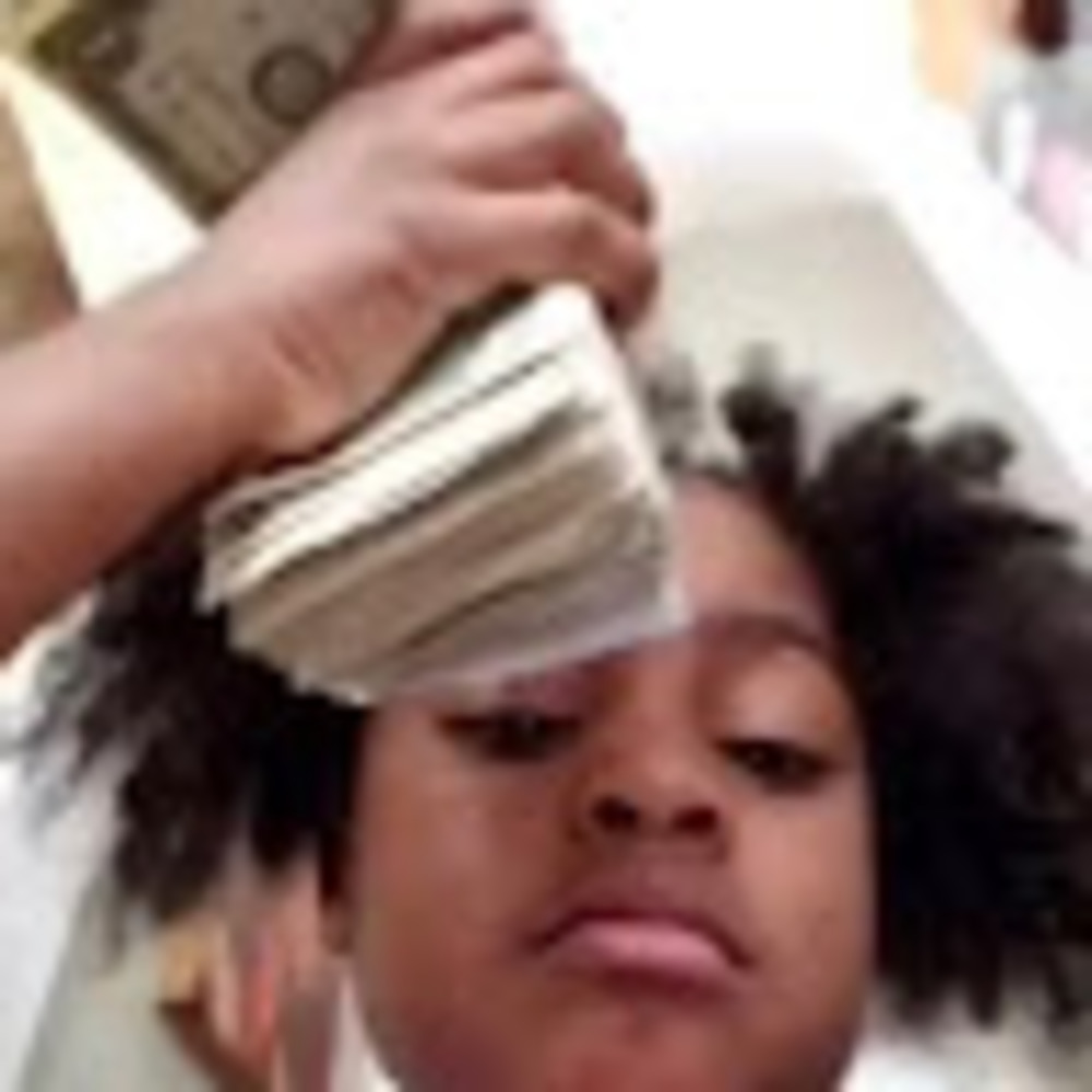 Meet your Posher, Peygetsbuckets_